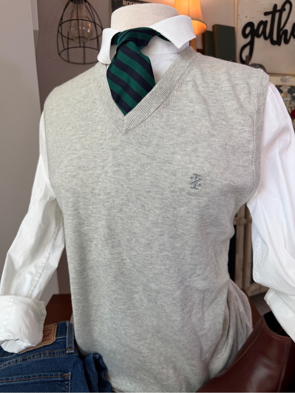 IZOD Mens Sweater Vest Medium Gray 100% Cotton V Neck Preppy Golf Academia